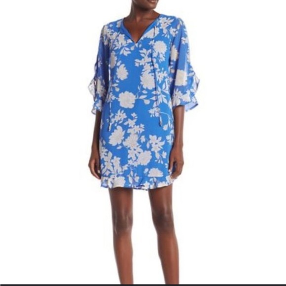 Vince Camuto Dresses & Skirts - Vince Camuto Blue Floral Mini Dress Size Women’s 8